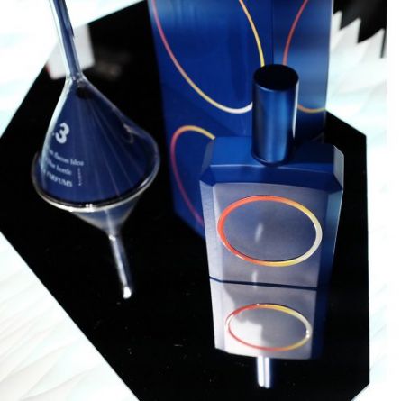 This Is Not A Blue Bottle 1 This Is Not A Blue Bottle 1.3 هیستویرز د پارفومز نات ای بلو باتل